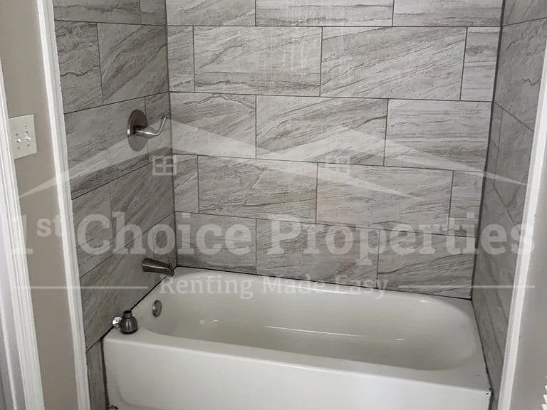 284 Lee Rd — Photo 6