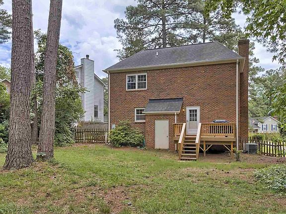 2nd image of 1605 Willow Creek Ln
