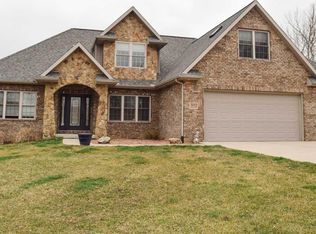 3113 Kacy Dr, Pekin, IL