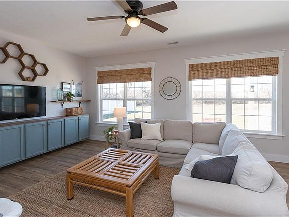 5th image of 2720 Odell St