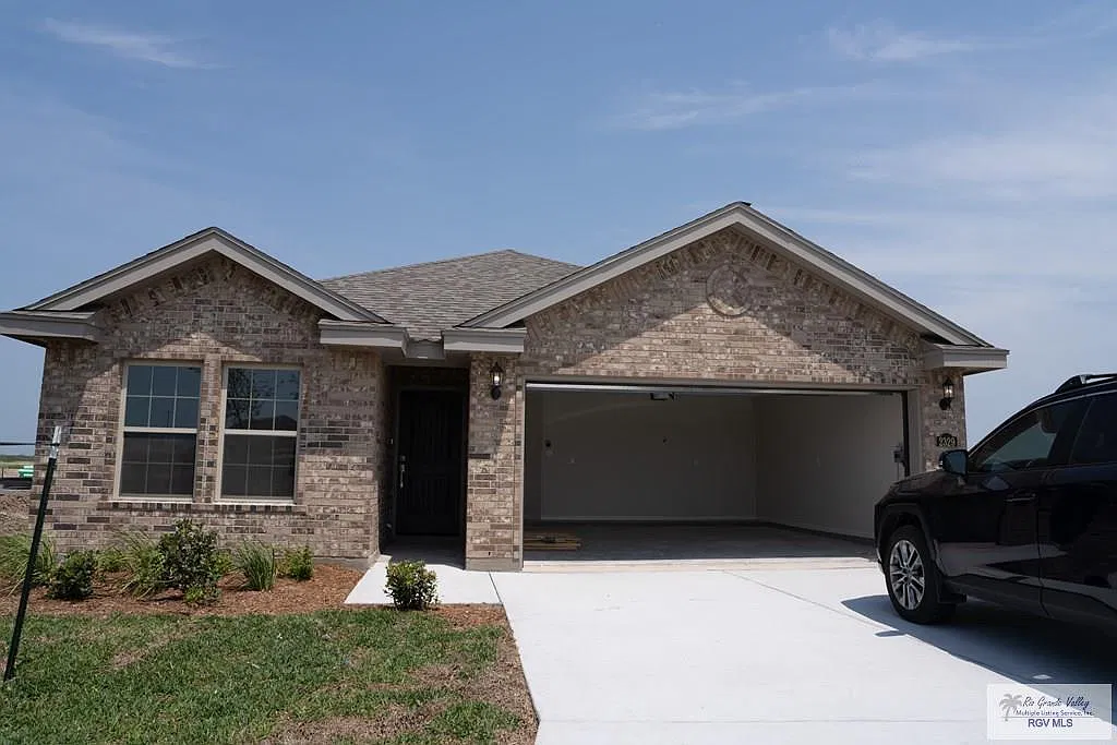 3 bed, 2.0 bath, 1475 sqft, $2,000 — Photo 1