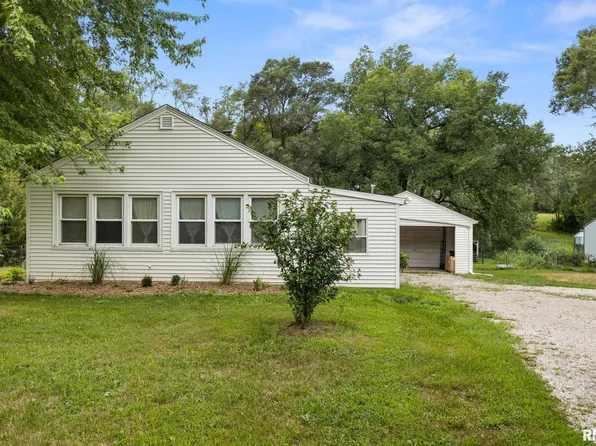1487 Spring Bay Rd, East Peoria, IL 61611