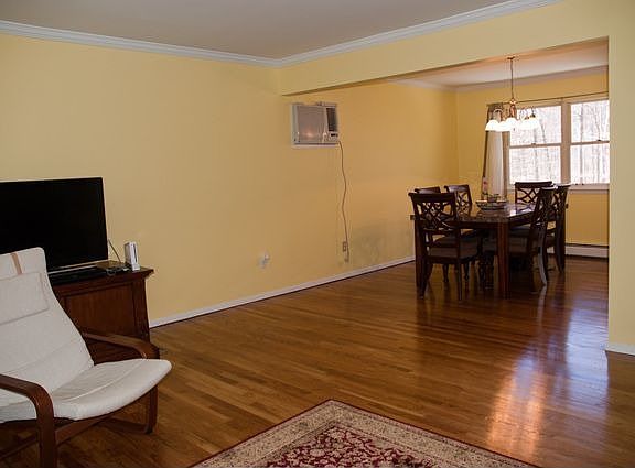 3rd image of 2567 Gregory St