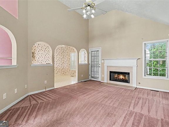 4th image of 715 Sylvia Ct
