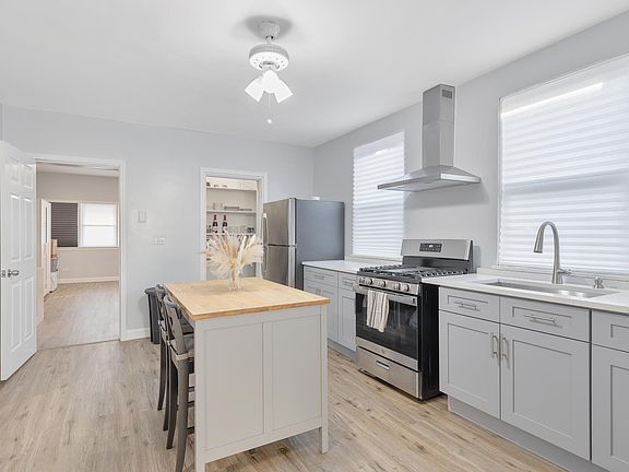 2nd image of 2845 S Christiana Ave #2