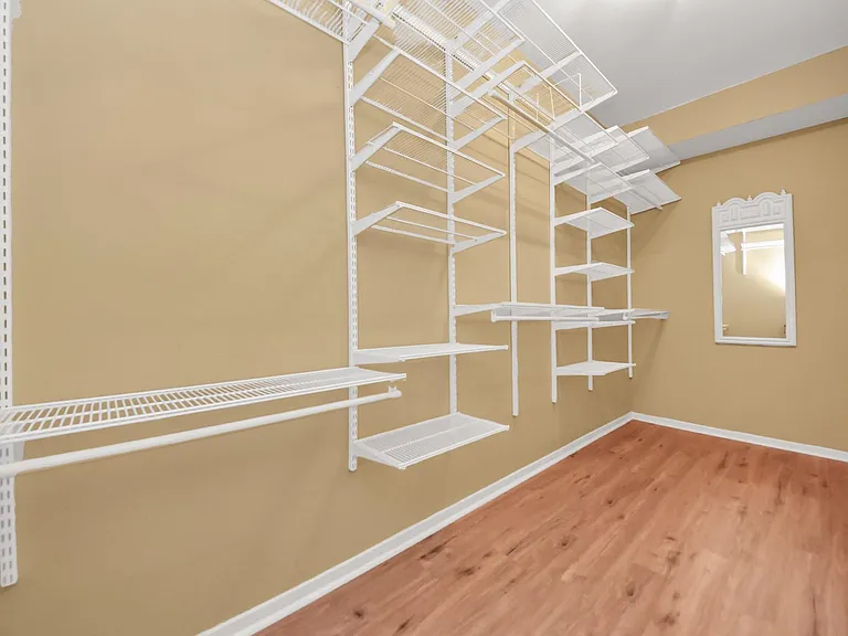 23003 Governorshire Dr — Photo 37