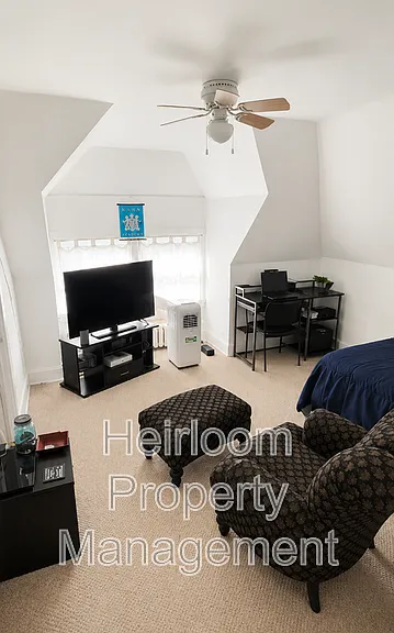 1817 E 1st St #3 — Photo 7