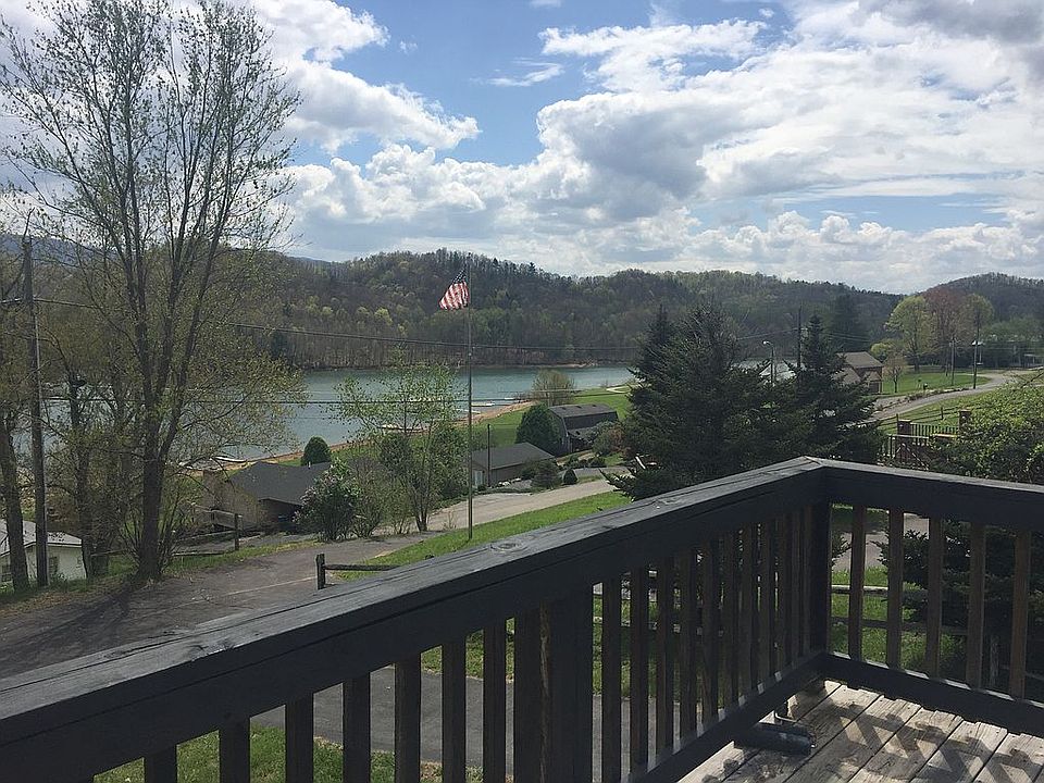 2nd image of 21384 Lakeshore Dr