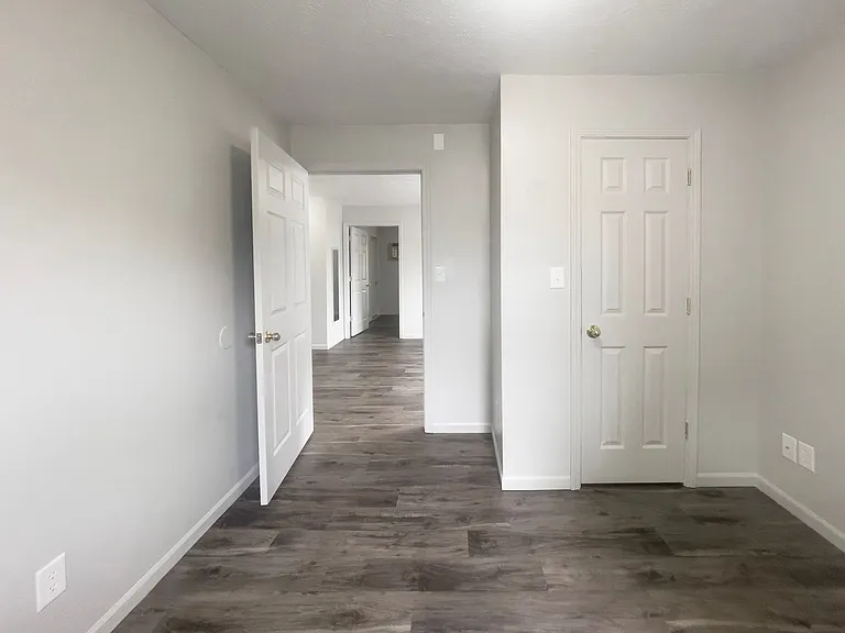 1413 W University Ave #4 — Photo 11