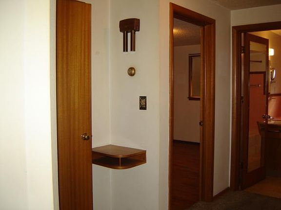 4th image of 213 N 38th Ave