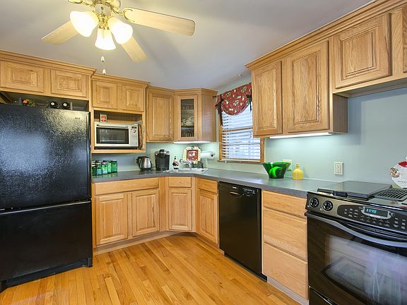4th image of 102 Campbell Dr