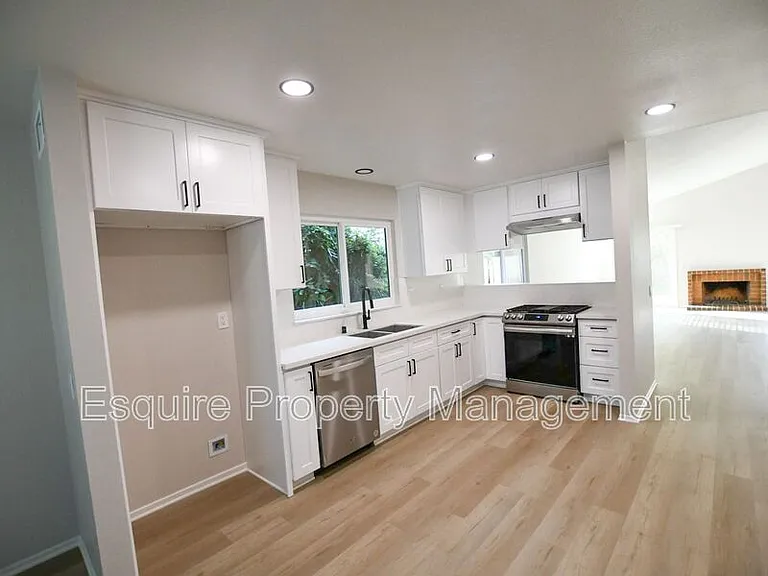 6129 Calle Arena — Photo 5