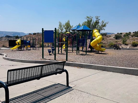 4th image of 370 Cliff View Dr #372