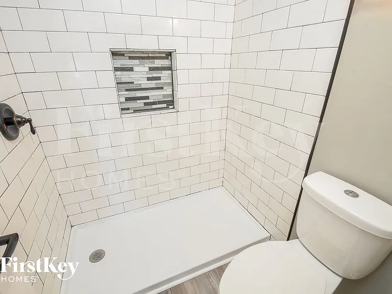 443 N Odell St — Photo 13