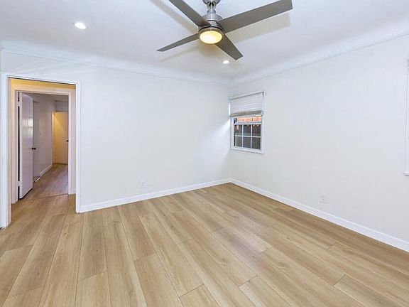5th image of 1837 S Hayworth Ave