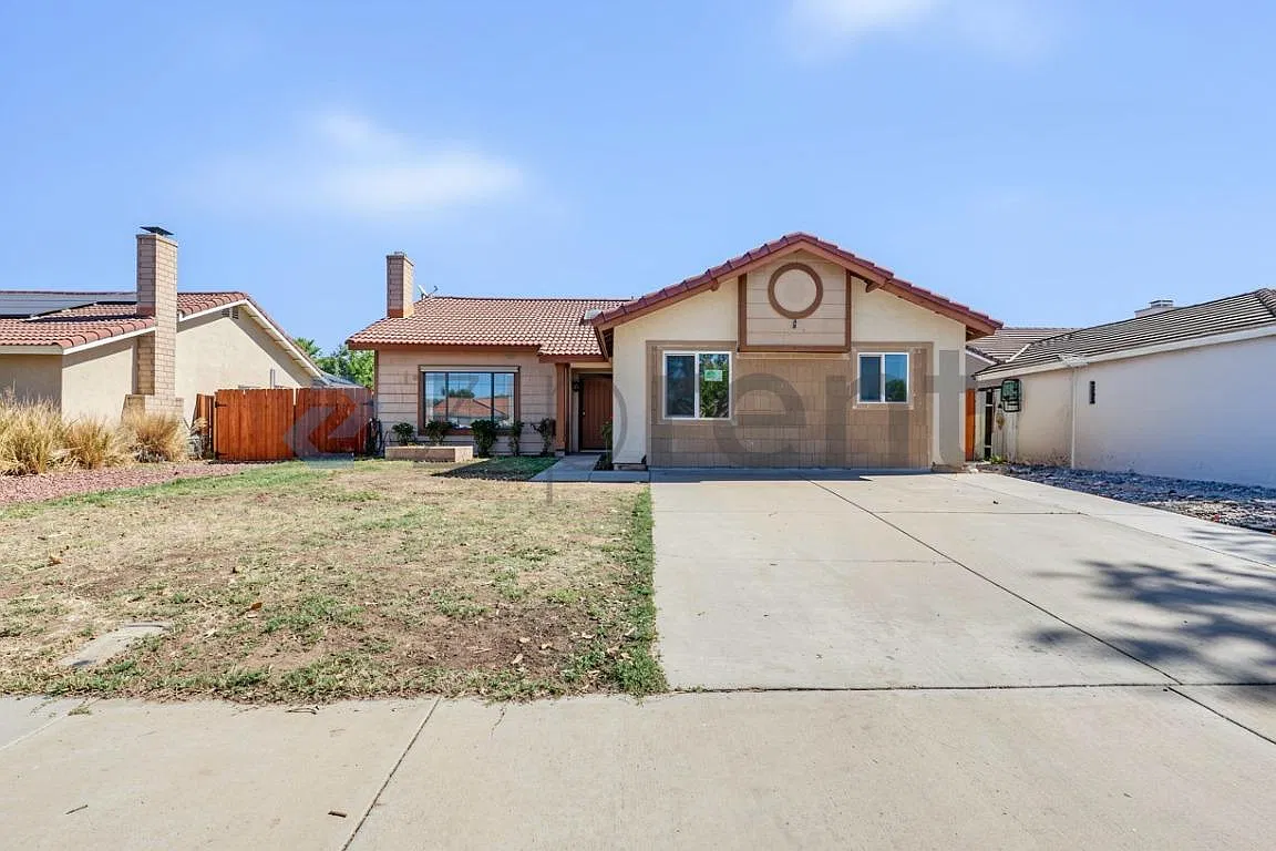 3 bed, 1293 sqft, $3,000 — Photo 1