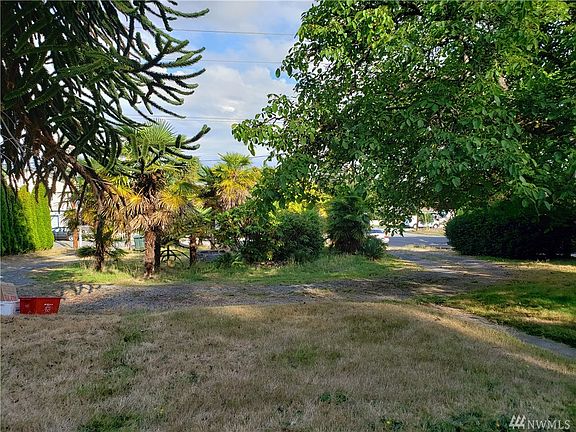 3rd image of 6522 Wetmore Ave