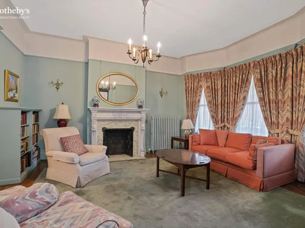 561 East 17th Street image 4 of 20