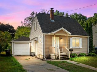 614 Kaukauna St, Kaukauna, WI 54130