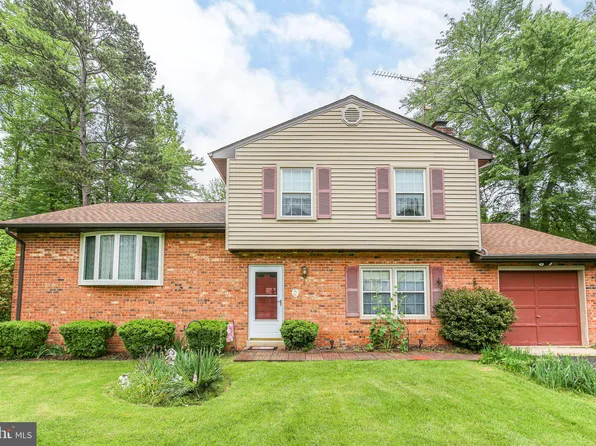 19 Yosemite Ln, Fredericksburg, VA 22408