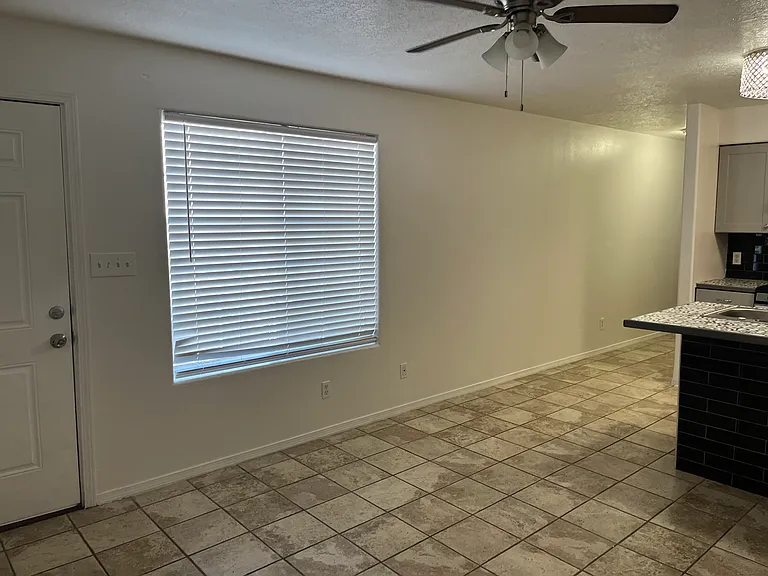 Sleek, Contemporary Efficiency - Live El Campo on Route 66! — Photo 52