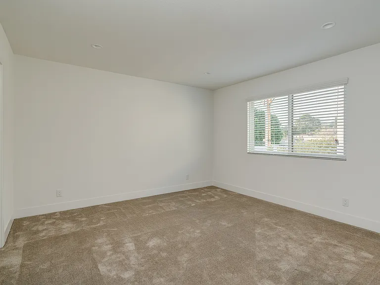 439 Stocker Apartments — Photo 45