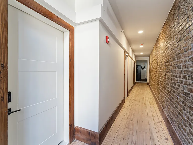 400 W Magnolia Ave #105 — Photo 8