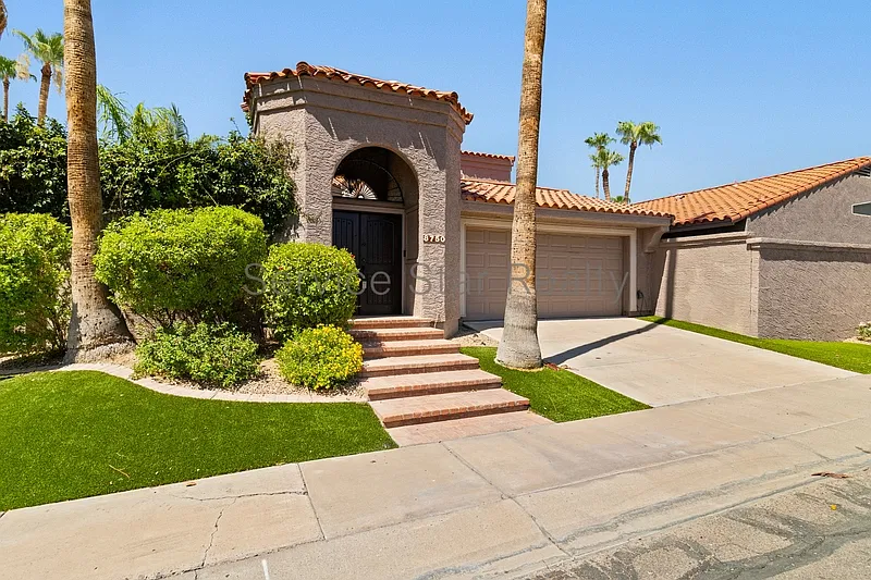 3 bed, 2.5 bath, 1980 sqft, $3,749 — Photo 2