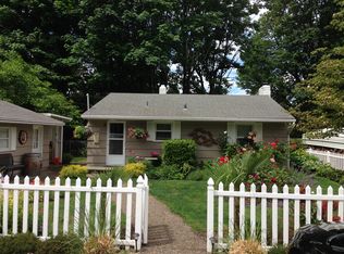 225 NE Crescent Dr, Issaquah, WA 98027