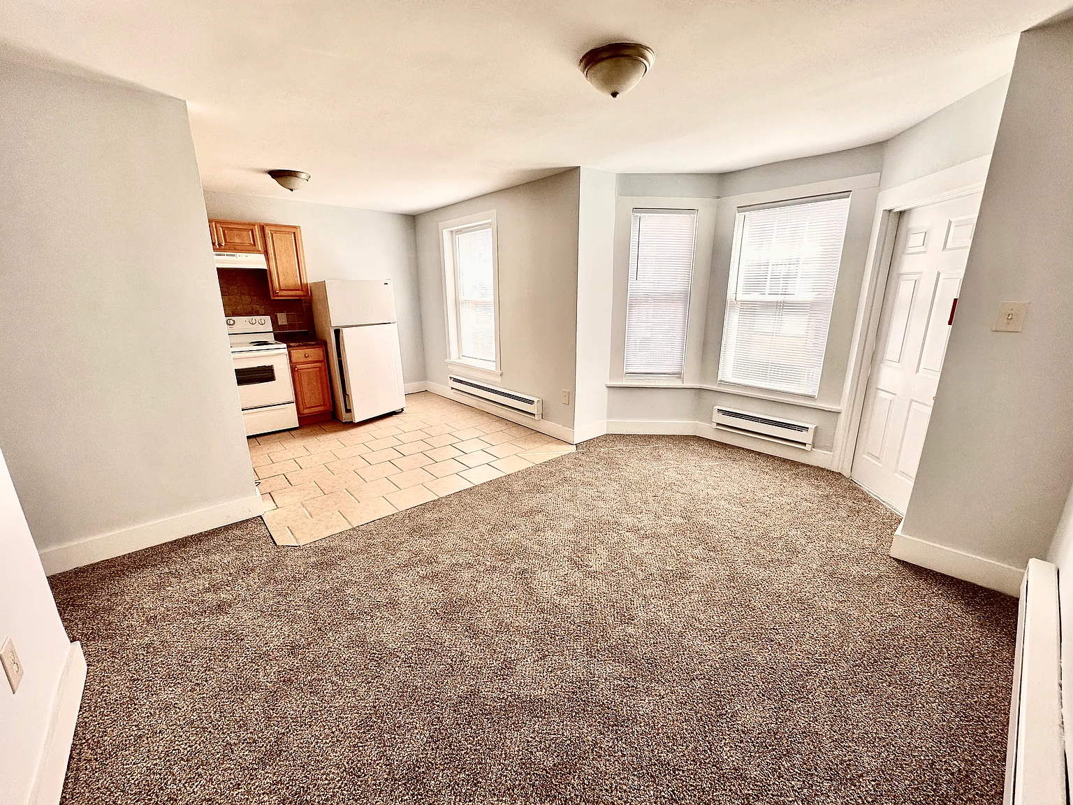 2 bed, 650 sqft, $1,200 — Photo 3