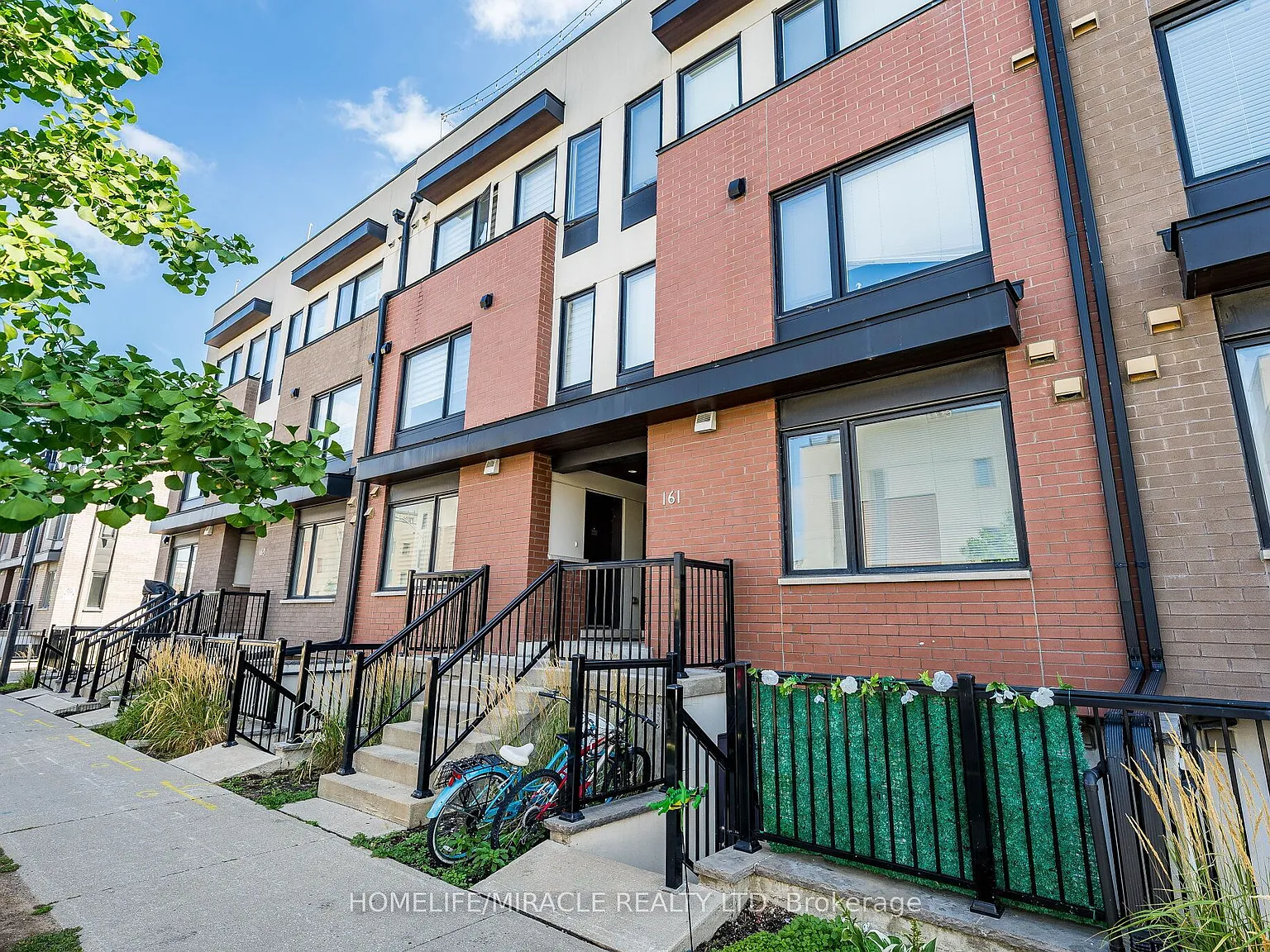 2 bed, $2,400 — Photo 4