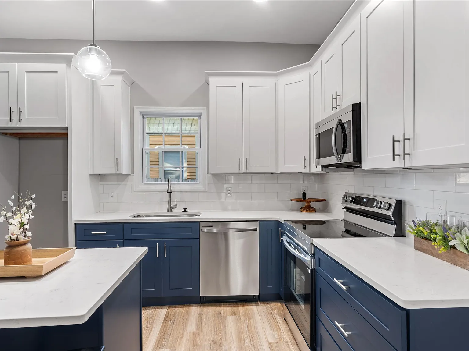 5 bed, 2350 sqft, $2,250 — Photo 4