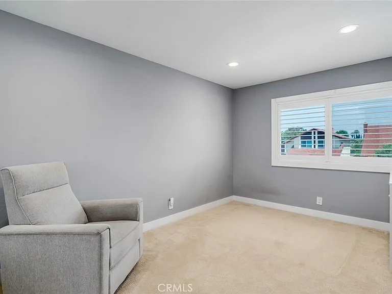 13014 Espinheira Dr — Photo 26
