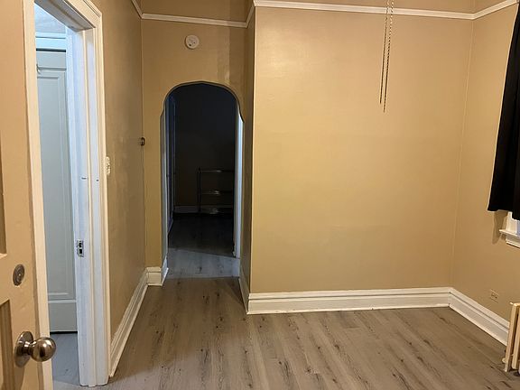 2nd image of 1454 N Ashland Ave #1R
