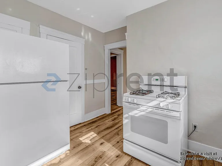 1012 Ventura Ave — Photo 11