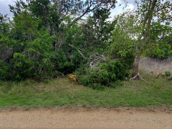 76 & 82 Bramble Bush Dr, Belton, TX 76513
