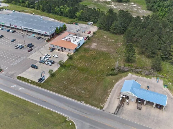 14 Walter Payton Dr, Columbia, MS 39429