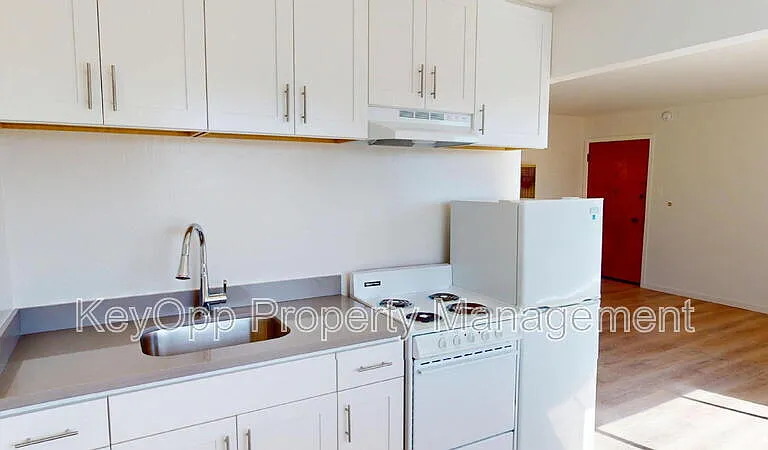 465 10th Ave #6 — Photo 3