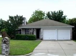 5011 Stage West Dr, Arlington, TX 76017