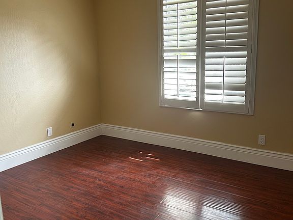 4th image of 2820 Seville Cir