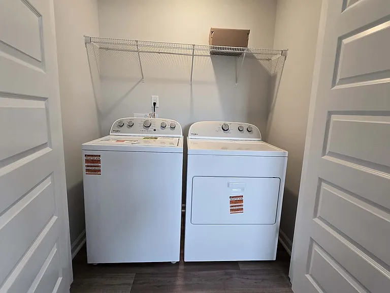 598 Cambria Dr — Photo 17