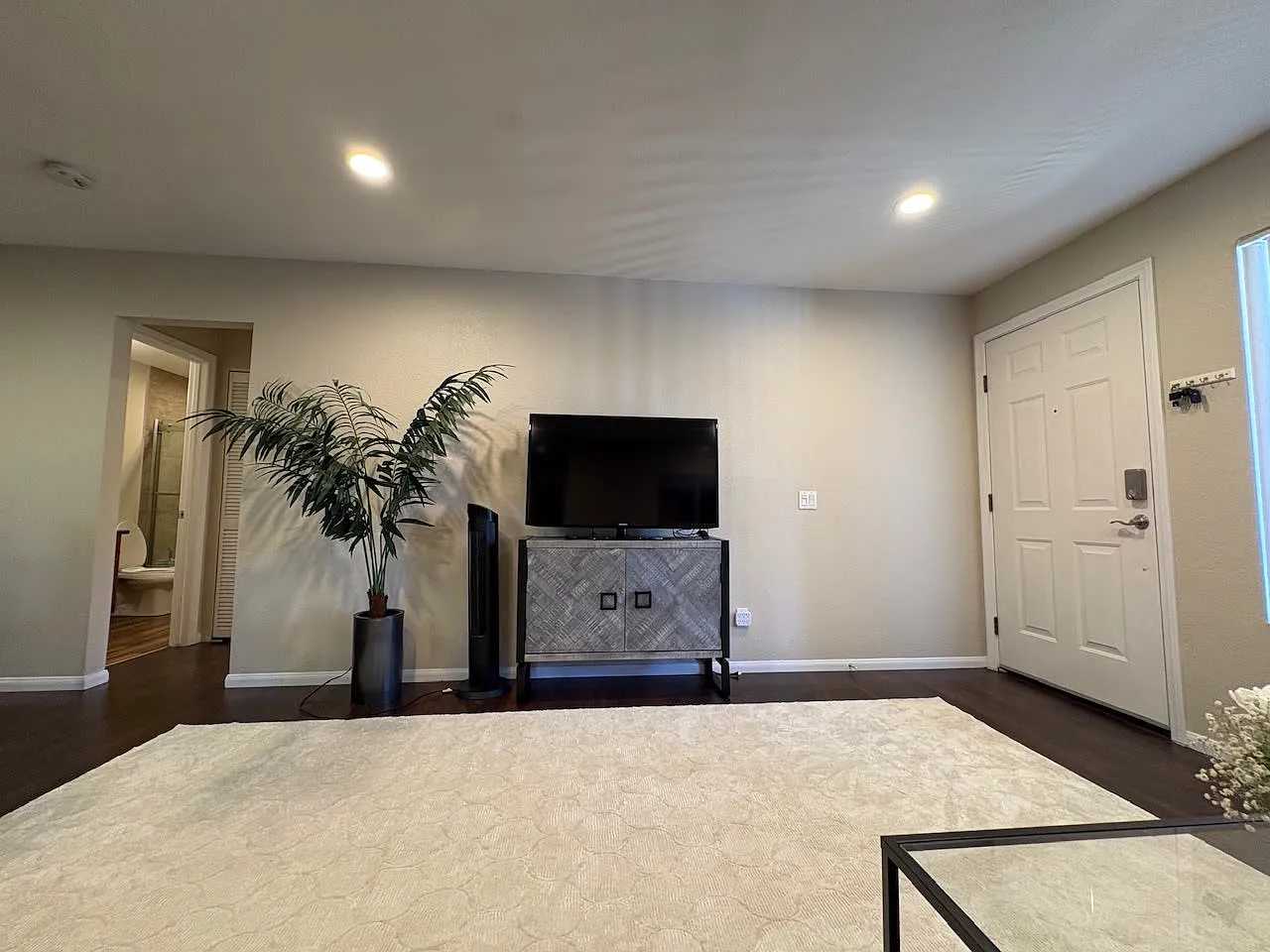 2 bed, $4,700 — Photo 2