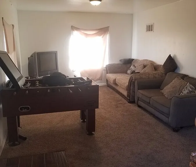 871 Egbert St — Photo 1