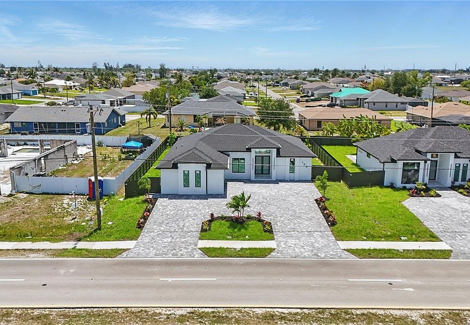 1st image of 103 Chiquita Blvd N