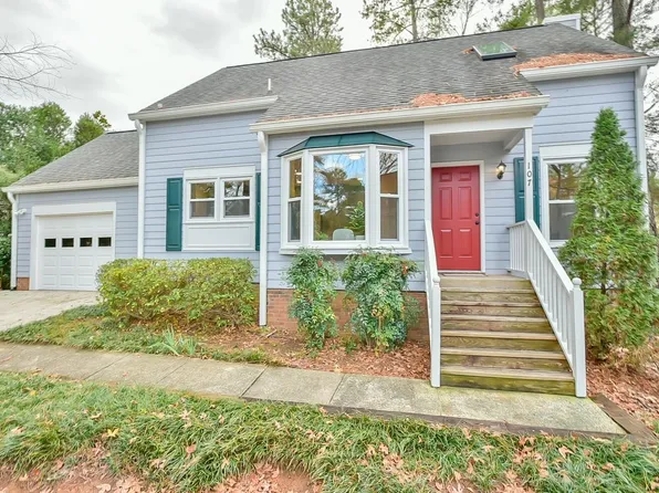 107 Lorilane Dr, Carrboro, NC 27510