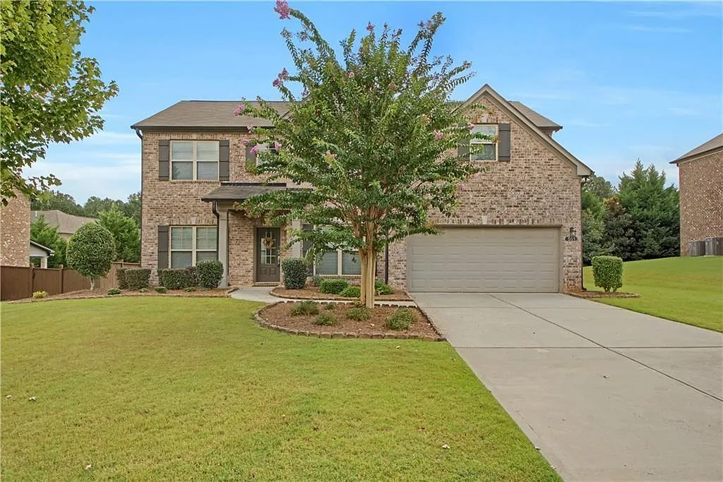 5 bed, 3.0 bath, 2746 sqft, $3,200 — Photo 1