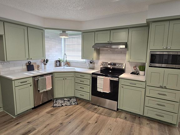 2nd image of 901 N 11th St