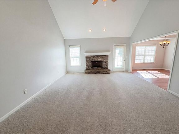 3rd image of 179 Raven Rdg