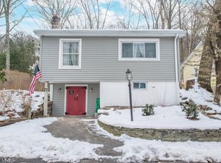 77 N Lyons Rd, Oak Ridge, NJ 07438