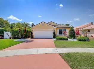 19204 SW 4th St, Pembroke Pines, FL 33029